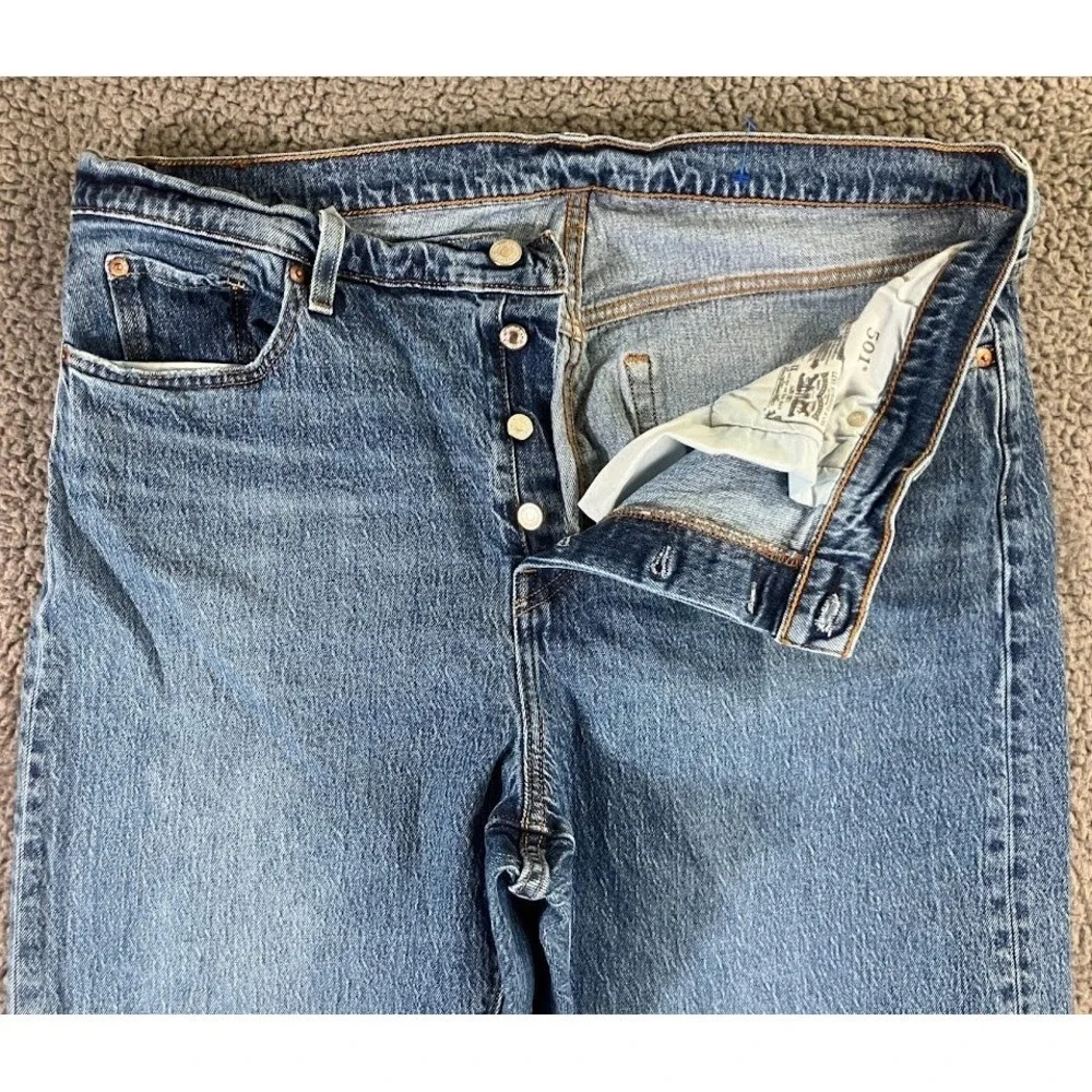 Levis‎ 501 Original Fit Mens 38x28 Medium Wash Blue Straight Leg Jeans